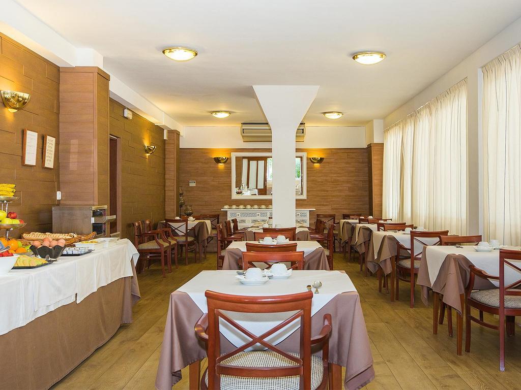 Hotel Villa Singala 포엔샤 항구 외부 사진